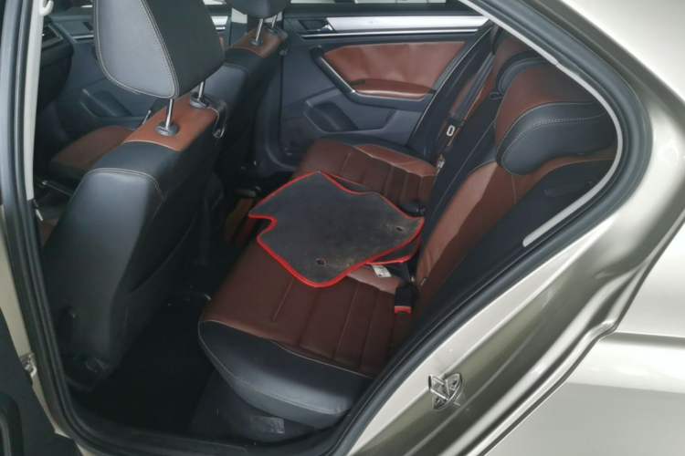 Used Volkswagen Bora 2016 1.6L Automatic Comfort Model Left Rear Seat