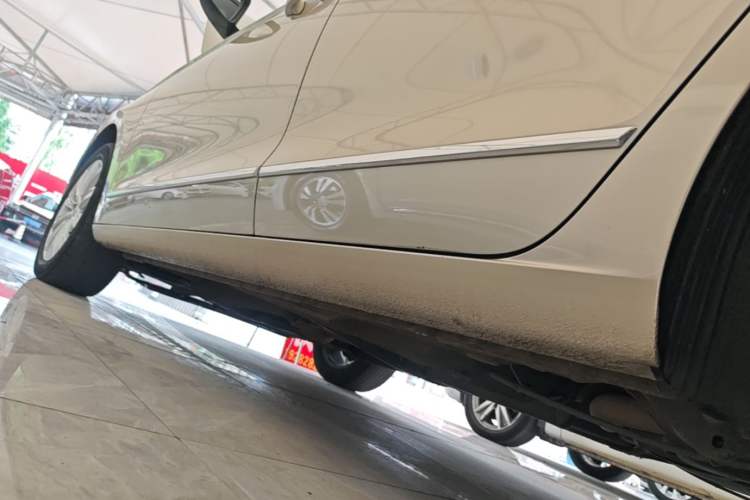 Used Volkswagen Bora 2016 230TSI DSG Comfort Model Left Side Sill