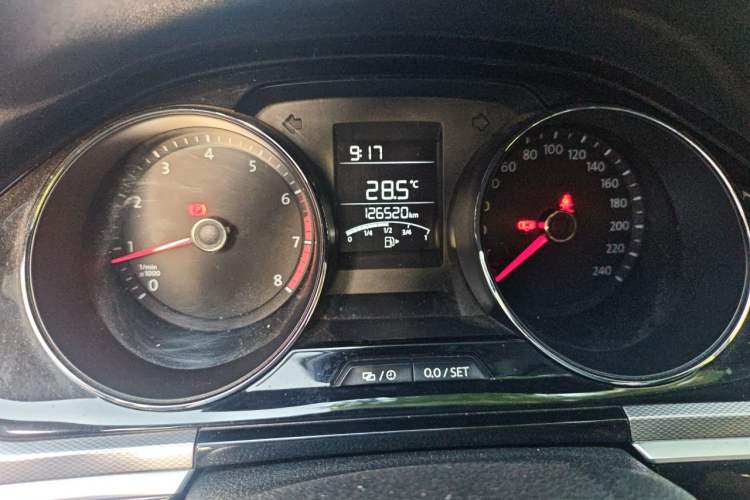 Used Volkswagen Bora 2016 1.6L Manual Comfort Model Odometer Close Up