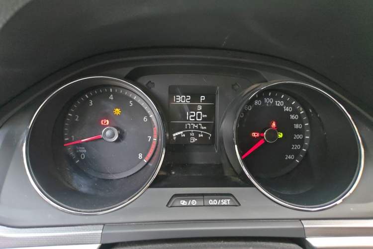 Used Volkswagen Bora 2016 1.6L Automatic Fashion Model Odometer Close Up