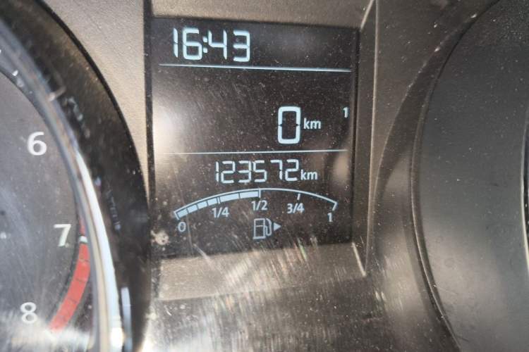 Used Volkswagen Bora 2016 1.6L Manual Comfort Model Odometer Close Up