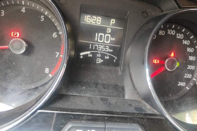 Used Volkswagen Bora 2016 1.6L Automatic Luxury Model Odometer Close Up