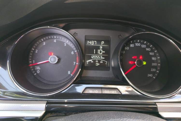 Used Volkswagen Bora 2016 1.6L Automatic Comfort Model Odometer Close Up