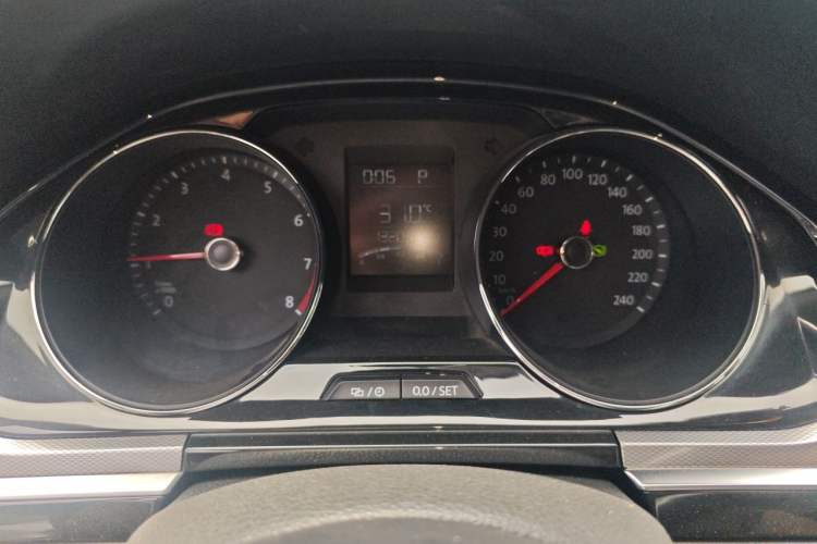 Used Volkswagen Bora 2016 1.6L Automatic Comfort Model Odometer Close Up