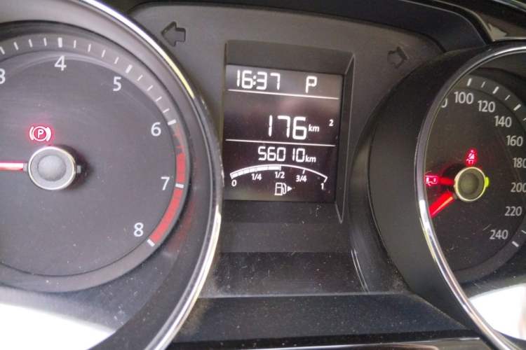 Used Volkswagen Bora 2016 1.6L Automatic Comfort Model Odometer Close Up