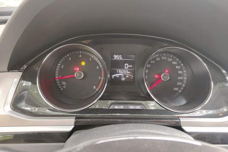Used Volkswagen Bora 2016 1.6L Manual Comfort Model Odometer Close Up