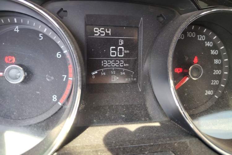 Used Volkswagen Bora 2016 1.6L Manual Comfort Model Odometer Close Up