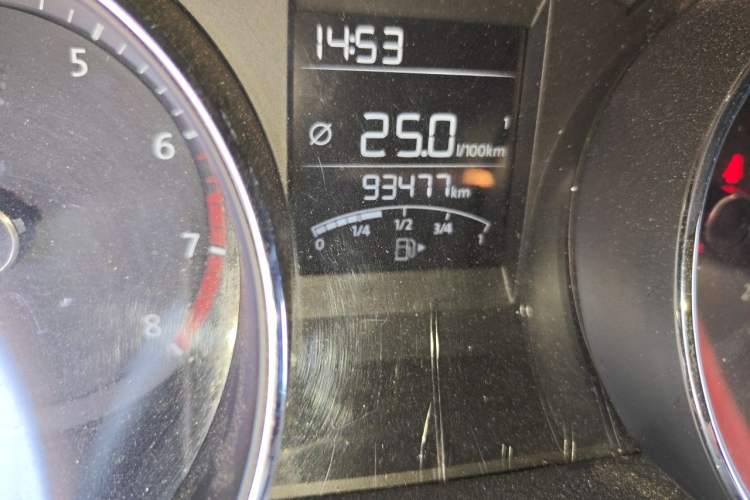 Used Volkswagen Bora 2016 1.6L Manual Comfort Model Odometer Close Up