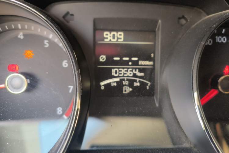 Used Volkswagen Bora 2016 1.6L Manual Comfort Model Odometer Close Up