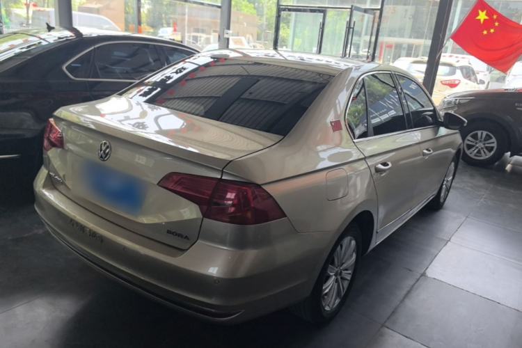 Used Volkswagen Bora 2016 1.6L Manual Comfort Model Rear Right 45 Deg