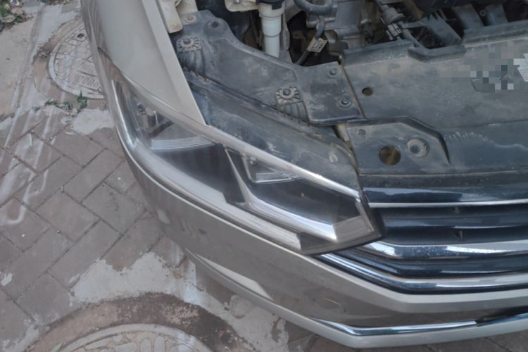 Used Volkswagen Bora 2016 1.6L Manual Comfort Model Right Front Headlight