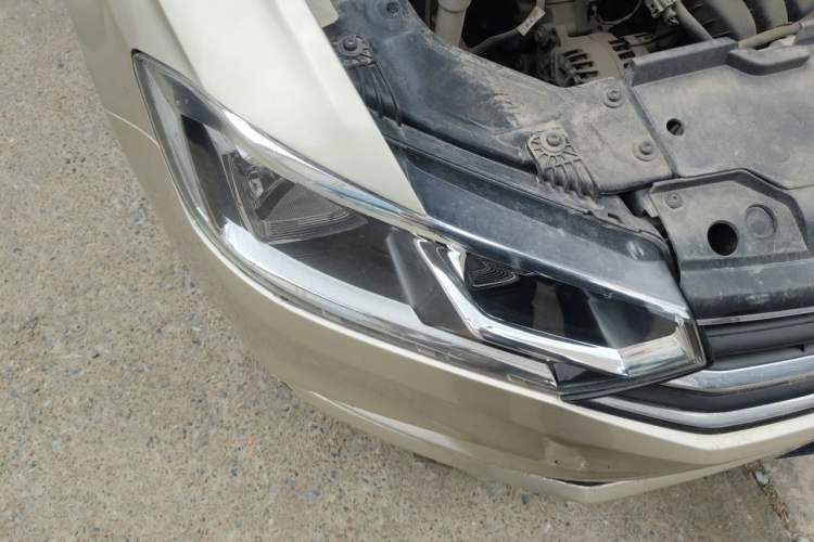 Used Volkswagen Bora 2016 1.6L Automatic Fashion Model Right Front Headlight