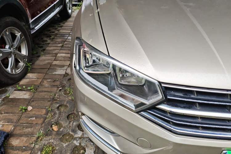 Used Volkswagen Bora 2016 1.6L Automatic Comfort Model Right Front Headlight