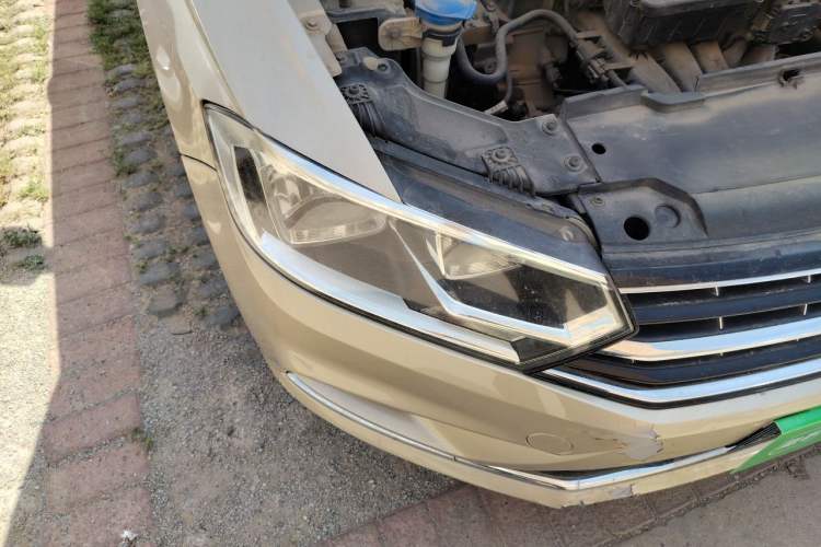 Used Volkswagen Bora 2016 1.6L Manual Comfort Model Right Front Headlight