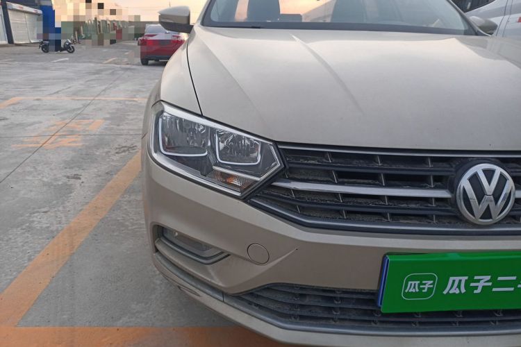 Used Volkswagen Bora 2016 1.6L Manual Comfort Model Right Front Headlight