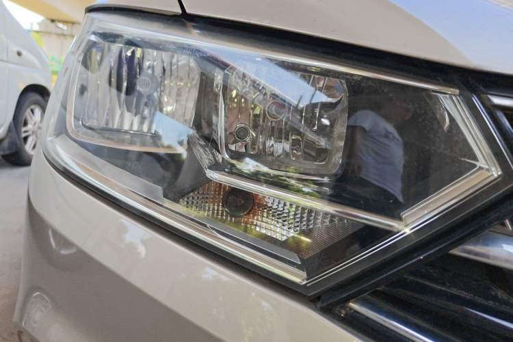 Used Volkswagen Bora 2016 1.6L Manual Comfort Model Right Front Headlight