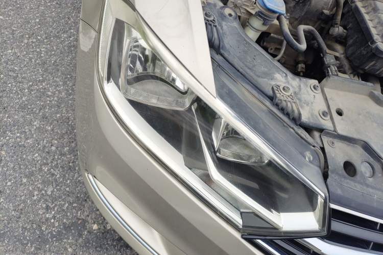 Used Volkswagen Bora 2016 1.6L Manual Comfort Model Right Front Headlight