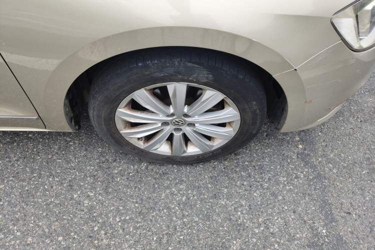 Used Volkswagen Bora 2016 1.6L Manual Comfort Model Right Front Wheel Hub