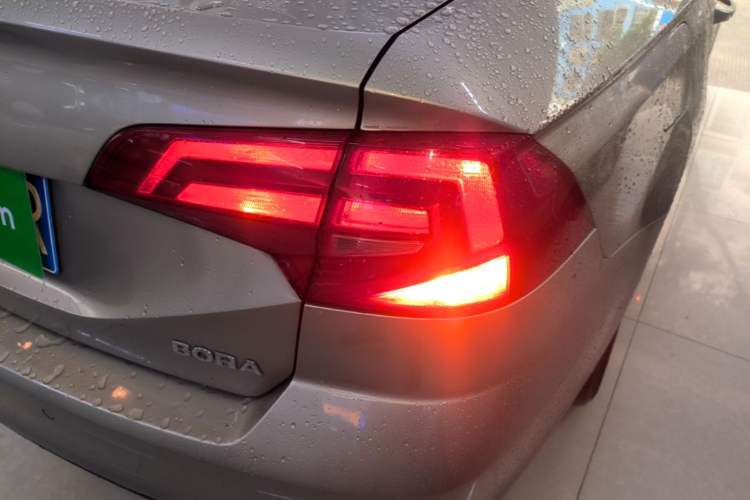 Used Volkswagen Bora 2016 1.6L Automatic Fashion Model Right Rear Taillight