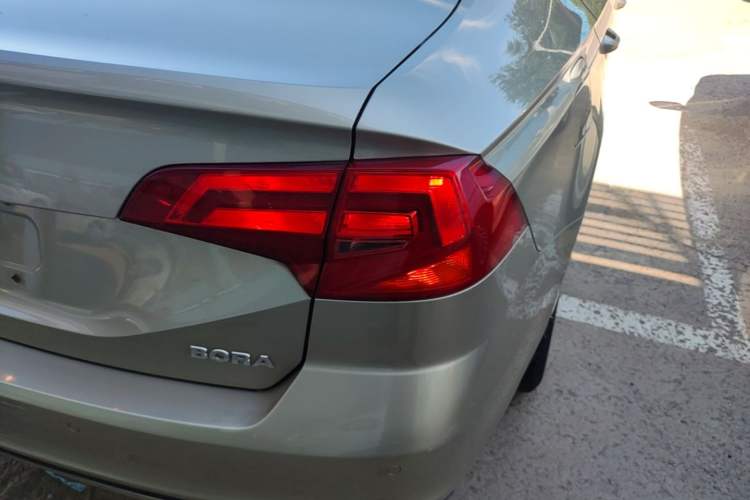 Used Volkswagen Bora 2016 1.6L Automatic Fashion Model Right Rear Taillight