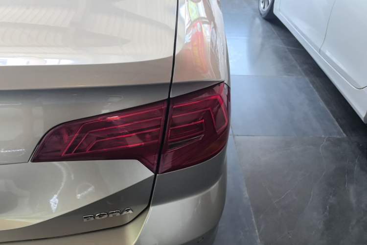 Used Volkswagen Bora 2016 1.6L Manual Comfort Model Right Rear Taillight