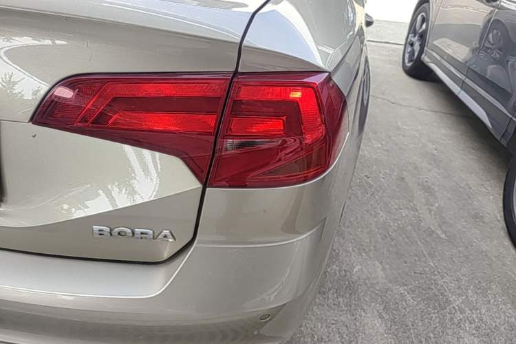 Used Volkswagen Bora 2016 1.6L Automatic Comfort Model Right Rear Taillight