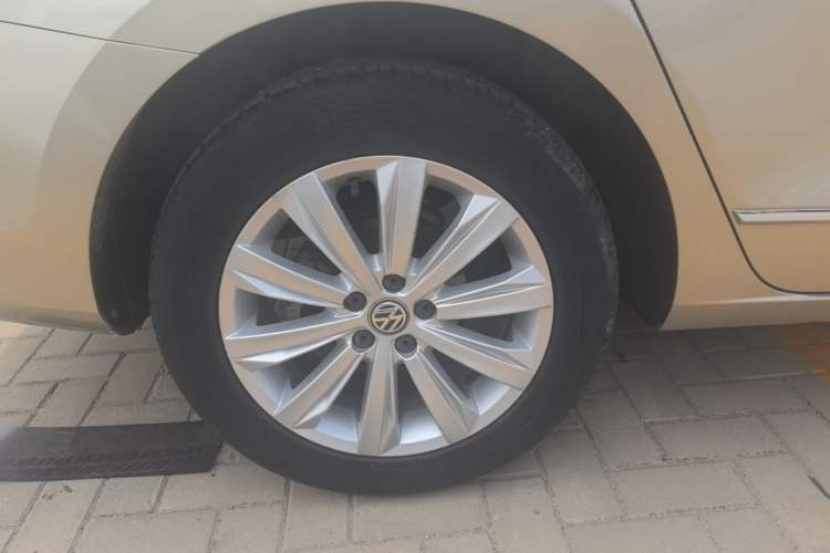 Used Volkswagen Bora 2016 1.6L Manual Comfort Model Right Rear Wheel Hub