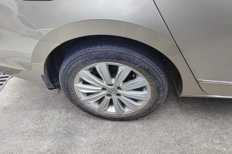 Used Volkswagen Bora 2016 1.6L Automatic Comfort Model Right Rear Wheel Hub