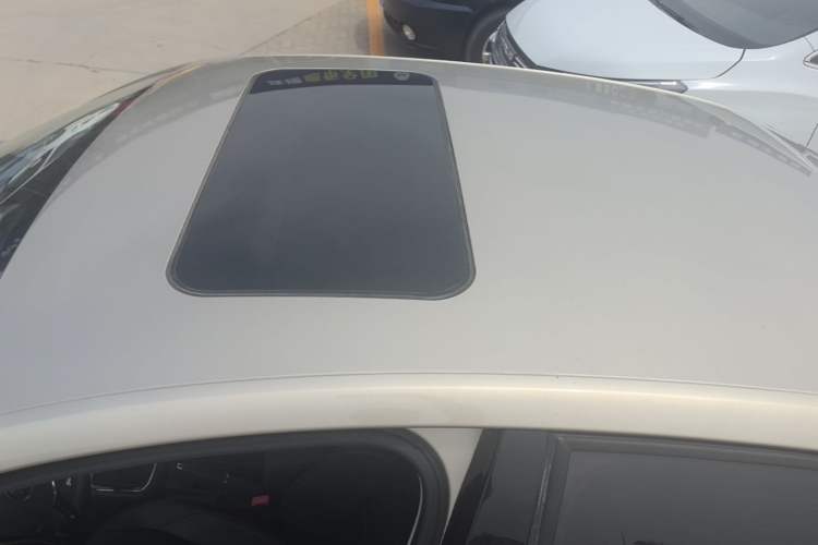Used Volkswagen Bora 2016 1.6L Manual Comfort Model Roof