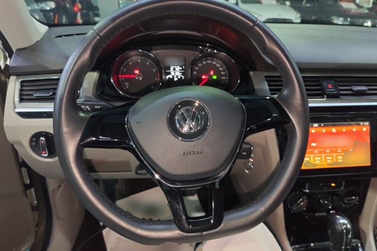 Used Volkswagen Bora 2016 1.6L Automatic Comfort Model Steering Wheel