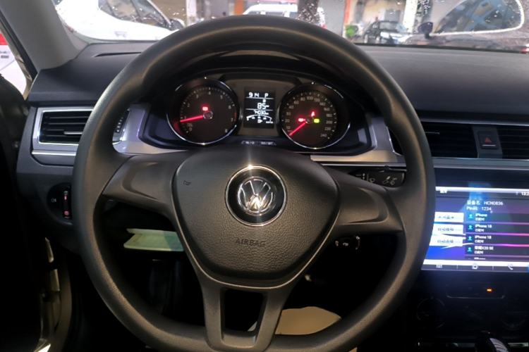 Used Volkswagen Bora 2016 1.6L Automatic Fashion Model Steering Wheel