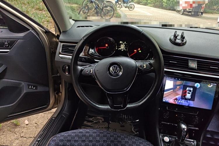 Used Volkswagen Bora 2016 1.6L Automatic Luxury Model Steering Wheel
