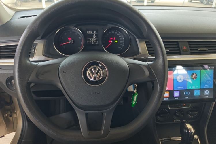 Used Volkswagen Bora 2016 1.6L Automatic Fashion Model Steering Wheel