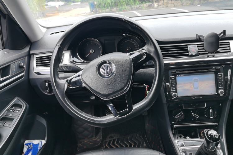 Used Volkswagen Bora 2016 1.6L Manual Comfort Model Steering Wheel