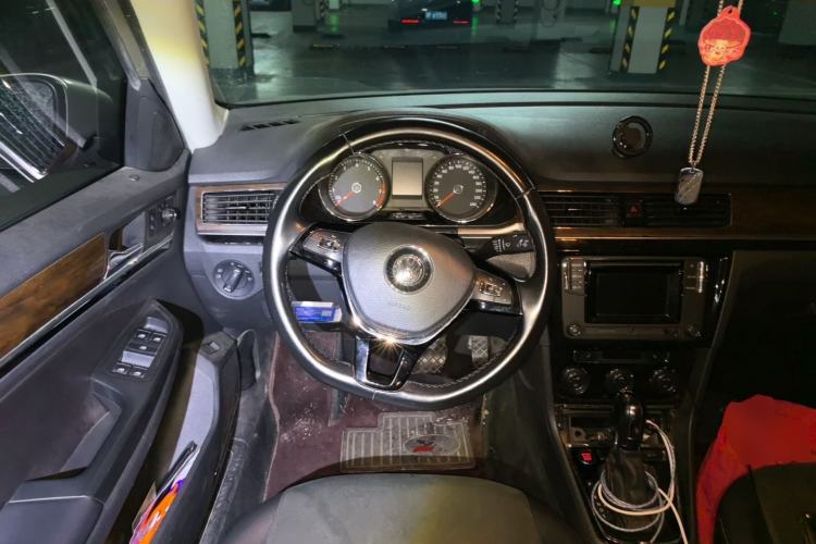 Used Volkswagen Bora 2016 230TSI DSG Luxury Version Steering Wheel