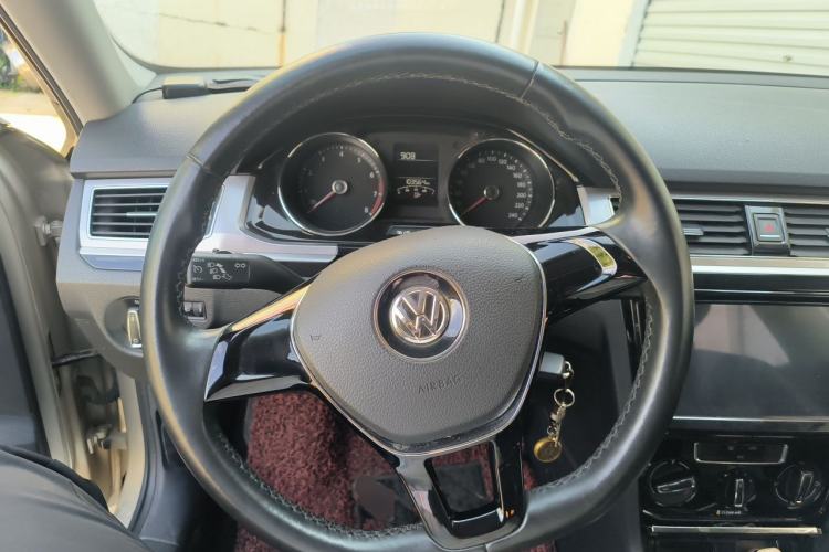 Used Volkswagen Bora 2016 1.6L Manual Comfort Model Steering Wheel