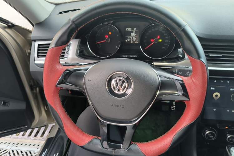 Used Volkswagen Bora 2016 1.6L Automatic Comfort Model Steering Wheel