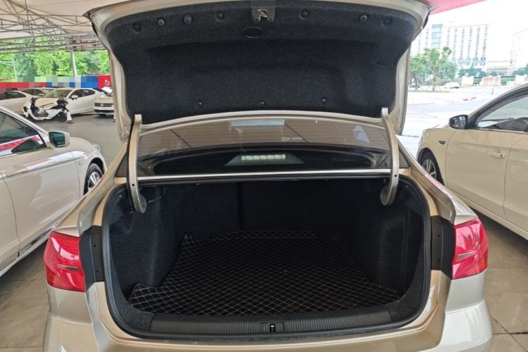 Used Volkswagen Bora 2016 230TSI DSG Comfort Model Trunk