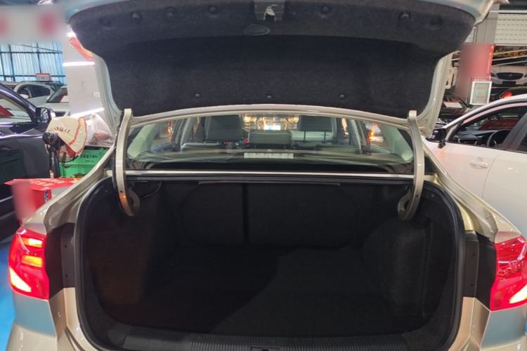 Used Volkswagen Bora 2016 1.6L Automatic Comfort Model Trunk