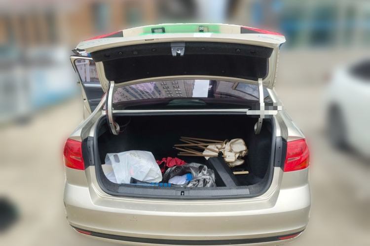 Used Volkswagen Bora 2016 1.6L Automatic Fashion Model Trunk