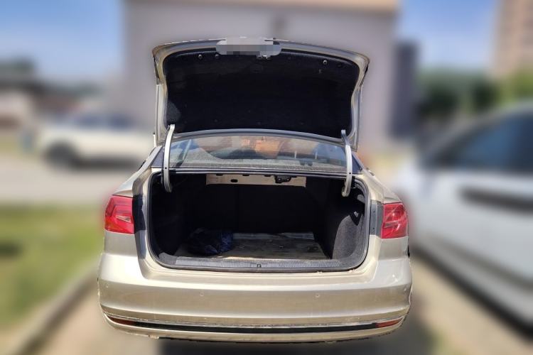 Used Volkswagen Bora 2016 1.6L Manual Comfort Model Trunk