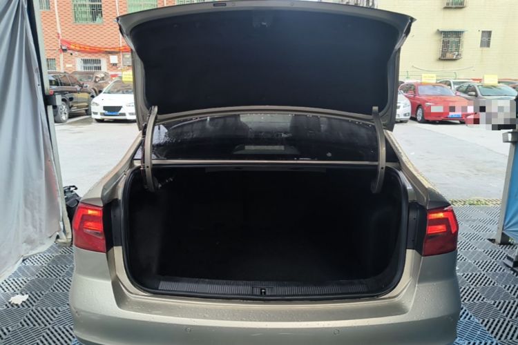 Used Volkswagen Bora 2016 1.6L Automatic Comfort Model Trunk