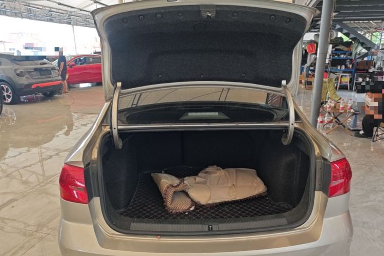 Used Volkswagen Bora 2016 1.6L Automatic Comfort Model Trunk