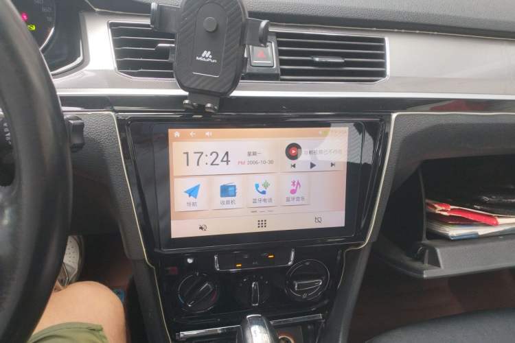 Used Volkswagen Bora 2017 1.6L Automatic Comfort Model Audio And AC Panel