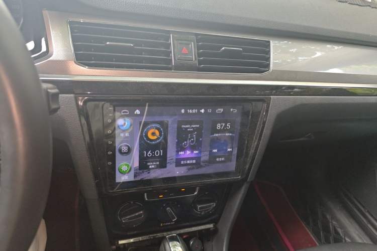 Used Volkswagen Bora 2017 1.6L Automatic Comfort Model Audio And AC Panel
