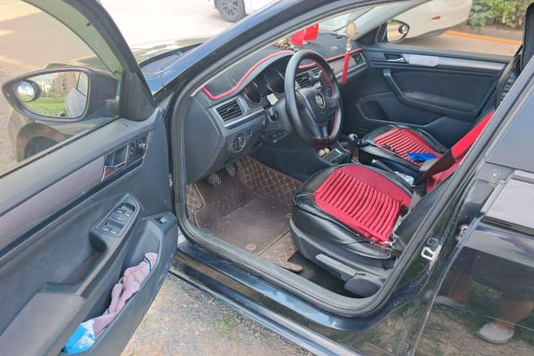 Used Volkswagen Bora 2017 1.6L Manual Fashion Model Driver Seat