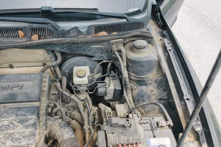 Used Volkswagen Bora 2017 1.6L Automatic Comfort Model Engine Bay Left