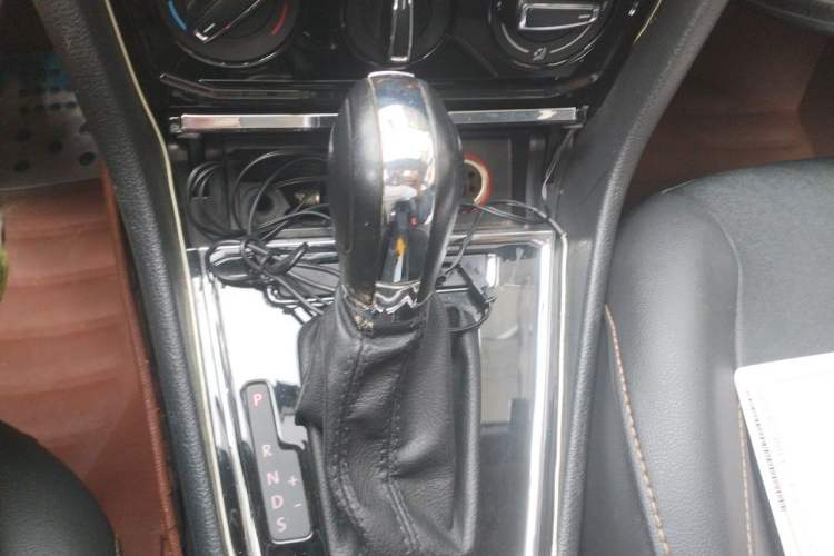 Used Volkswagen Bora 2017 1.6L Automatic Comfort Model Gear Lever
