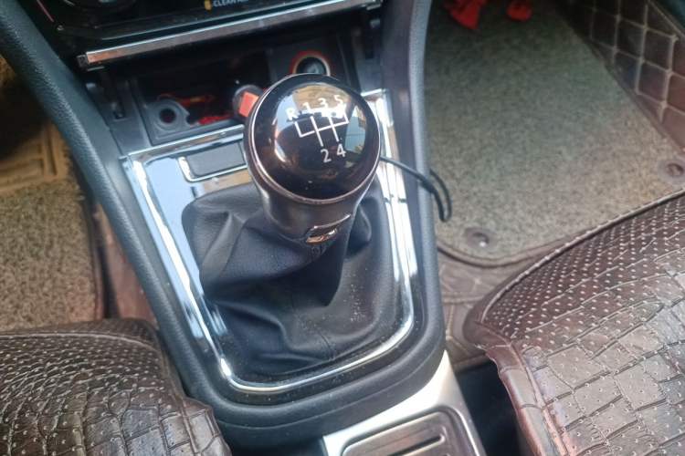 Used Volkswagen Bora 2017 1.6L Manual Comfort Model Gear Lever