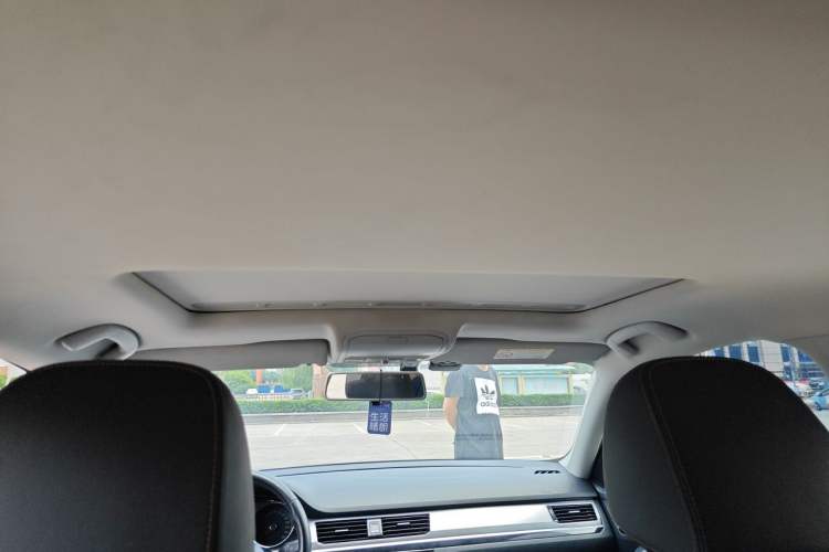 Used Volkswagen Bora 2017 1.6L Automatic Comfort Model Headliner